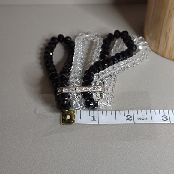 Black And Clear Glass Bead Stretch Bracelet - Picture 6 of 6